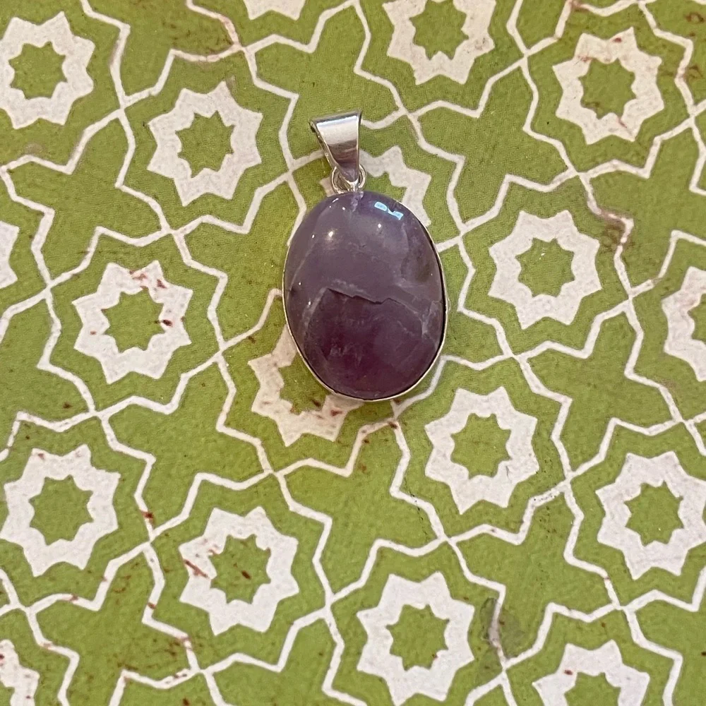 Natural Sage Amethyst Silver Plated Oval Pendant Light Purple 1.5” x .75” – NEW - Picture 3 of 7